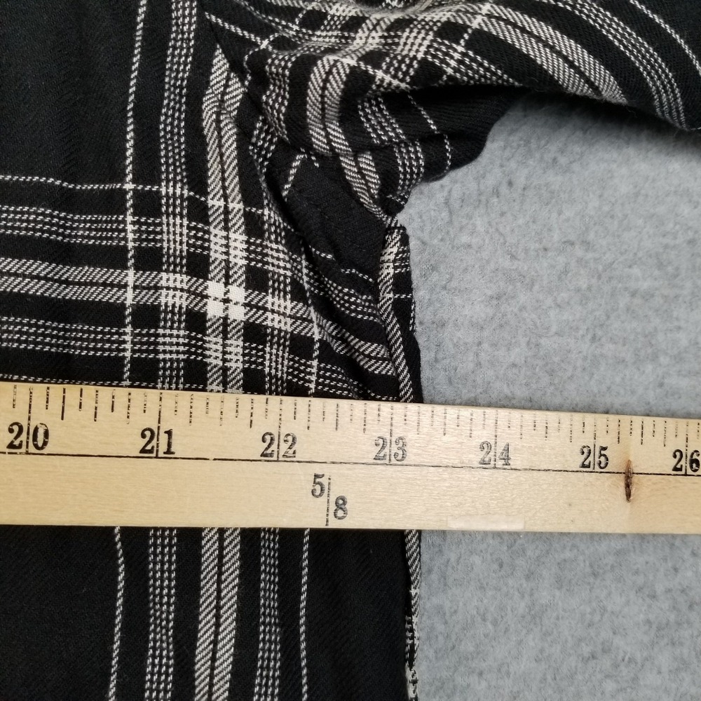a.n.a Button Up Shirt Women's Large L‎ Black White Plaid Flannel Relaxed Cotton - Picture 6 of 8